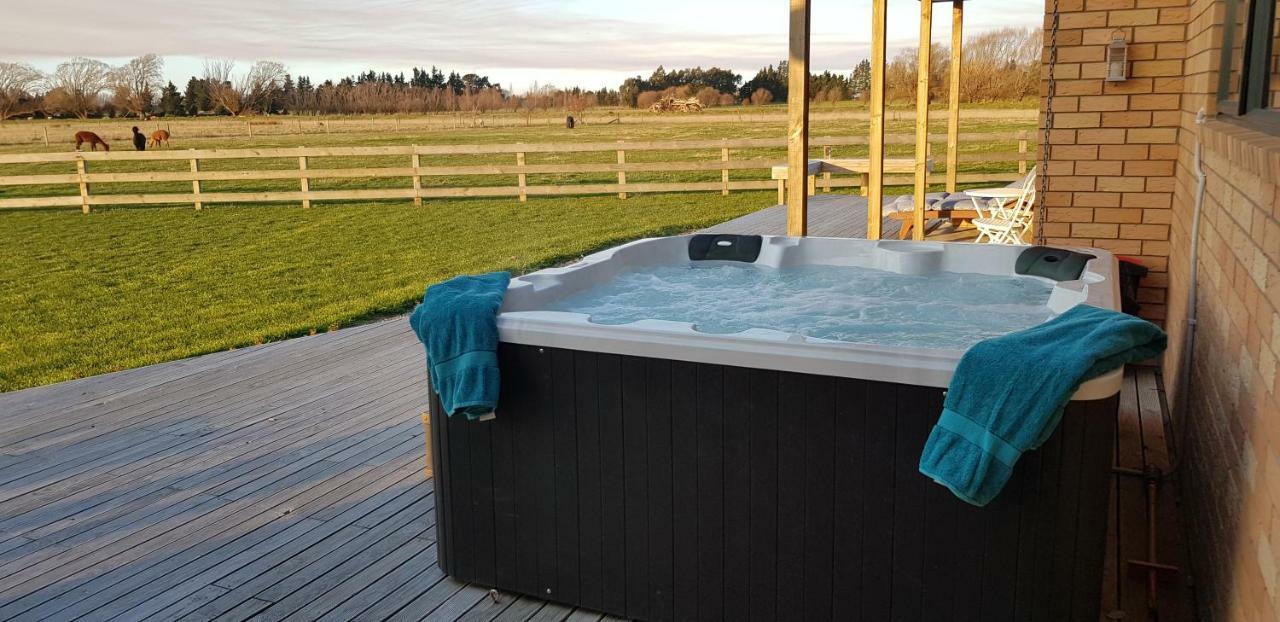 Bentleys Country Stay Hawarden Esterno foto
